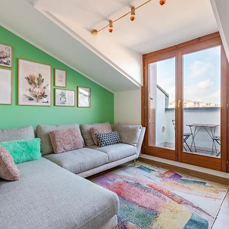 Cozy Studio W/Parking 5 Min Walk From The Bus Stop Milan Bagian luar foto