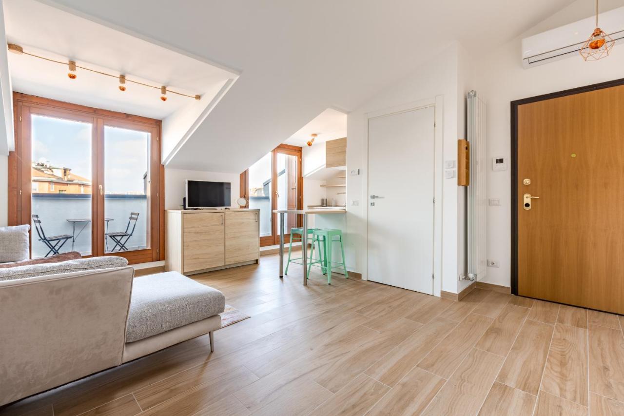 Cozy Studio W/Parking 5 Min Walk From The Bus Stop Milan Bagian luar foto
