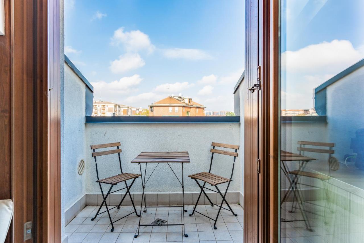 Cozy Studio W/Parking 5 Min Walk From The Bus Stop Milan Bagian luar foto