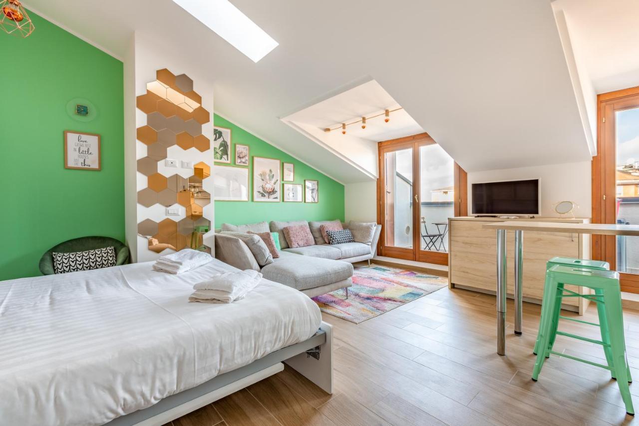 Cozy Studio W/Parking 5 Min Walk From The Bus Stop Milan Bagian luar foto