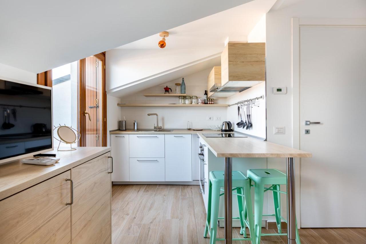 Cozy Studio W/Parking 5 Min Walk From The Bus Stop Milan Bagian luar foto