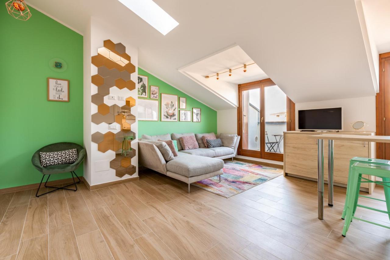 Cozy Studio W/Parking 5 Min Walk From The Bus Stop Milan Bagian luar foto