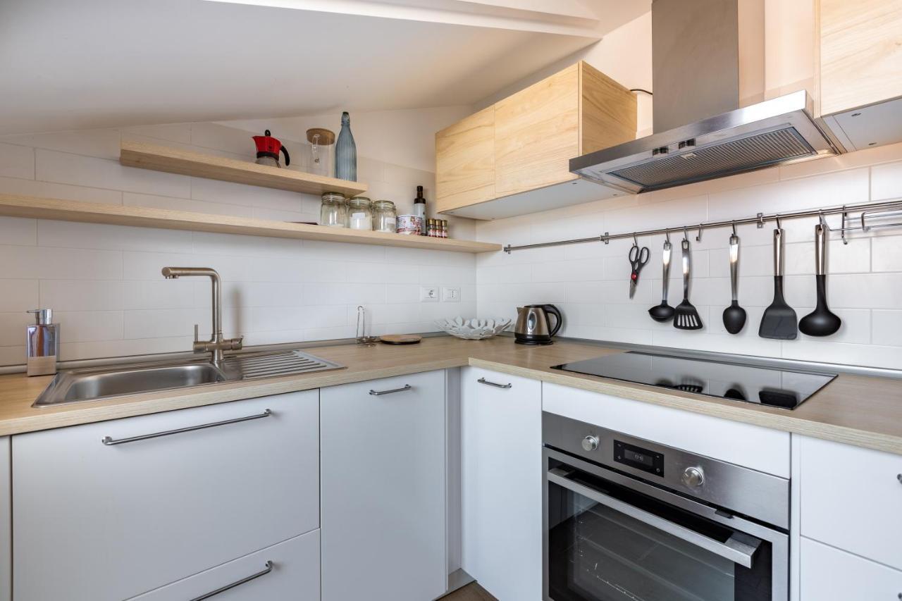 Cozy Studio W/Parking 5 Min Walk From The Bus Stop Milan Bagian luar foto